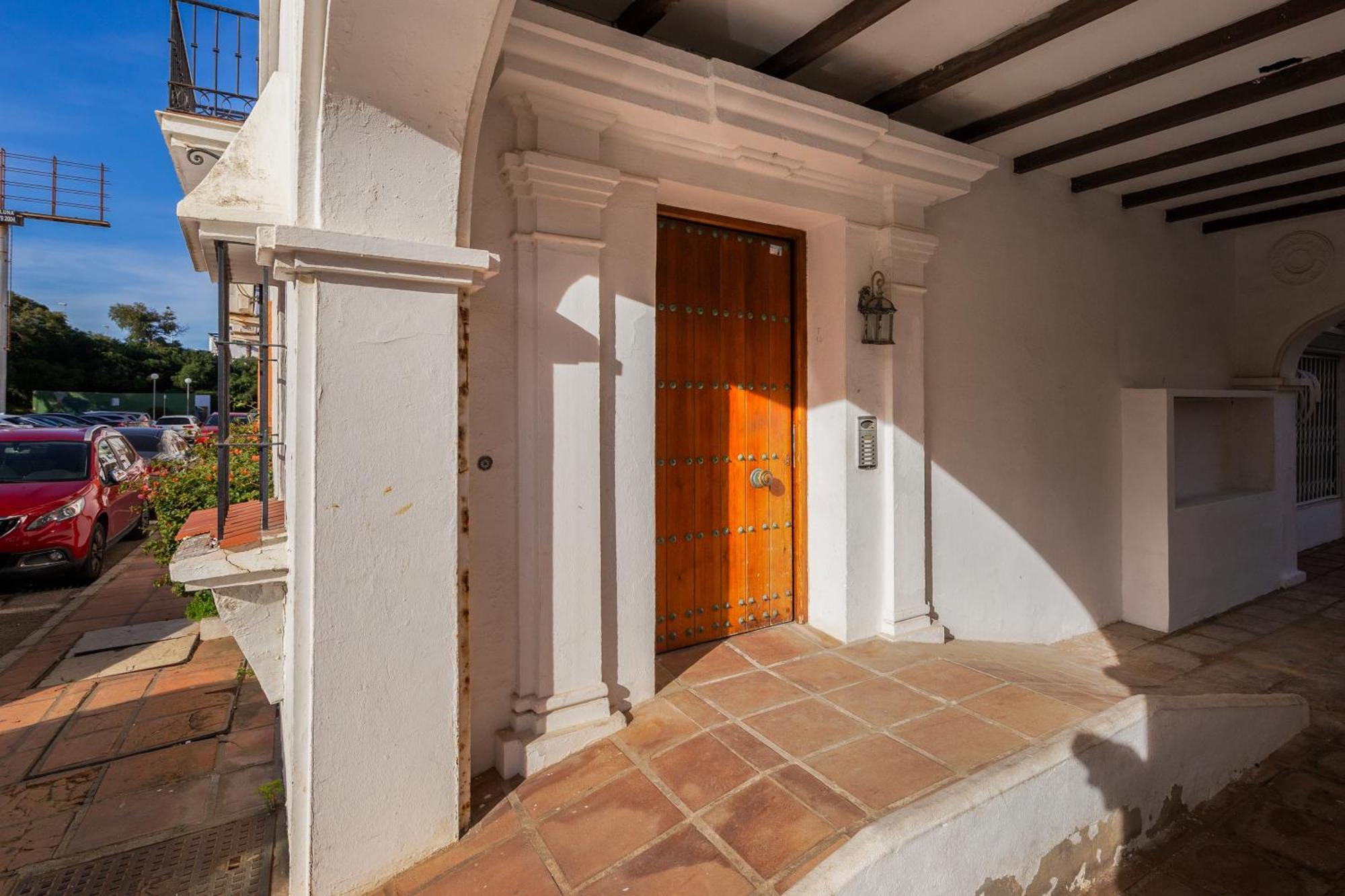 Duquesa Port - Bright Sunlit Terrace Appartement Manilva